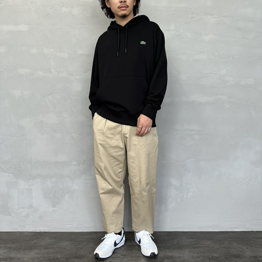 LACOSTE [ラコステ] プレミアムスウェットフーディー [SH6925] 031 BLACK &&モデル身長：173cm 着用サイズ：5&&