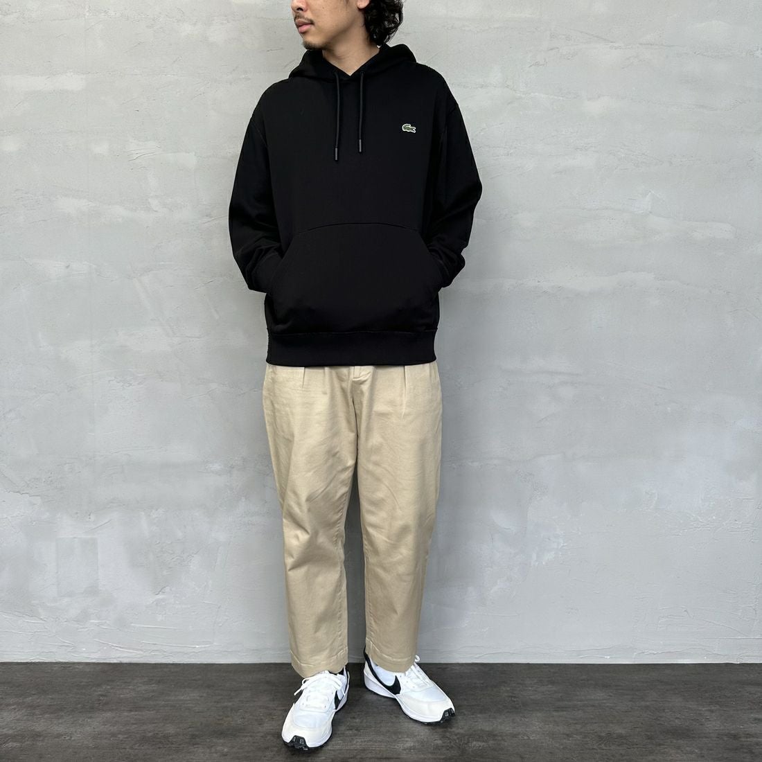 LACOSTE [ラコステ] プレミアムスウェットフーディー [SH6925] 031 BLACK &&モデル身長：173cm 着用サイズ：5&&