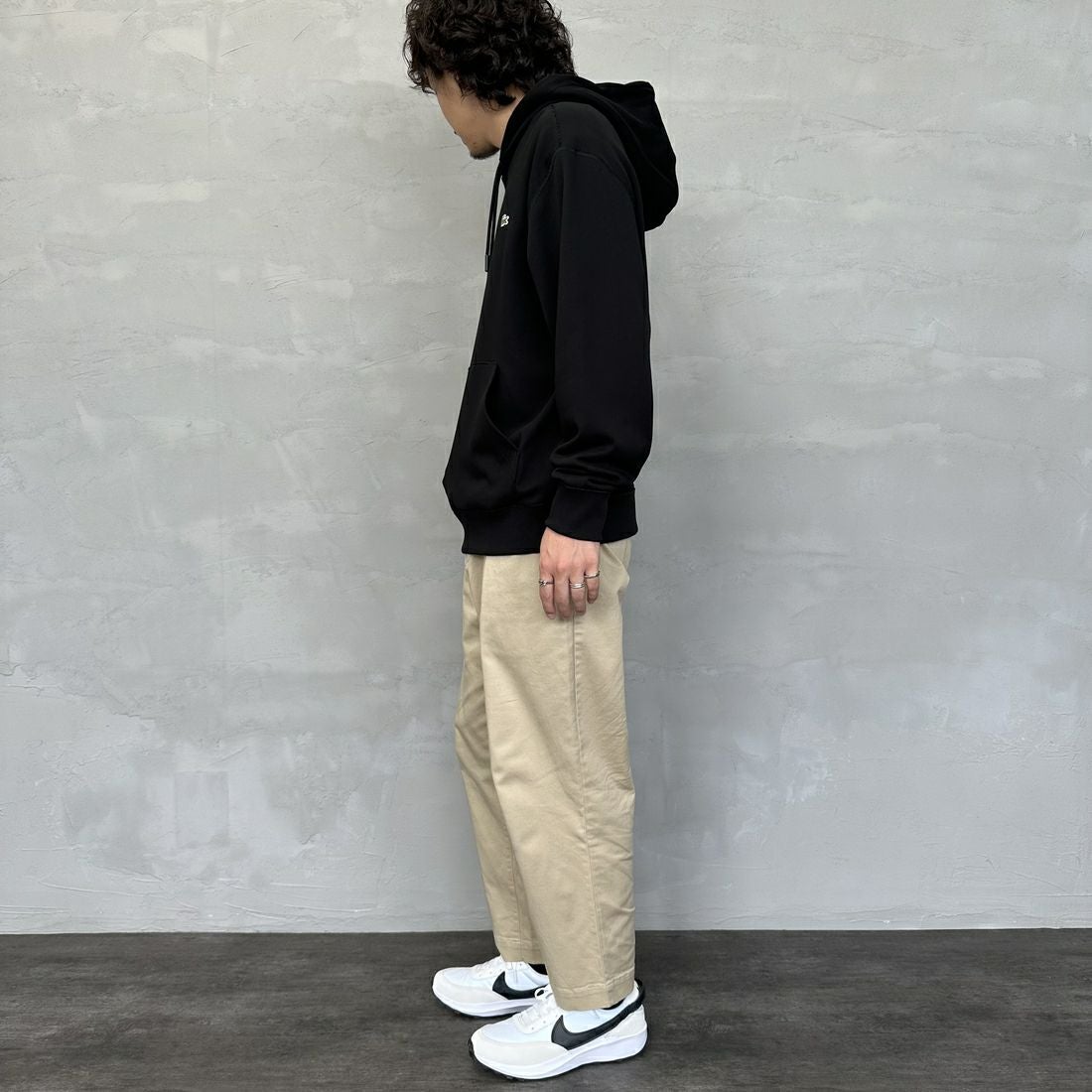 LACOSTE [ラコステ] プレミアムスウェットフーディー [SH6925] 031 BLACK &&モデル身長：173cm 着用サイズ：5&&