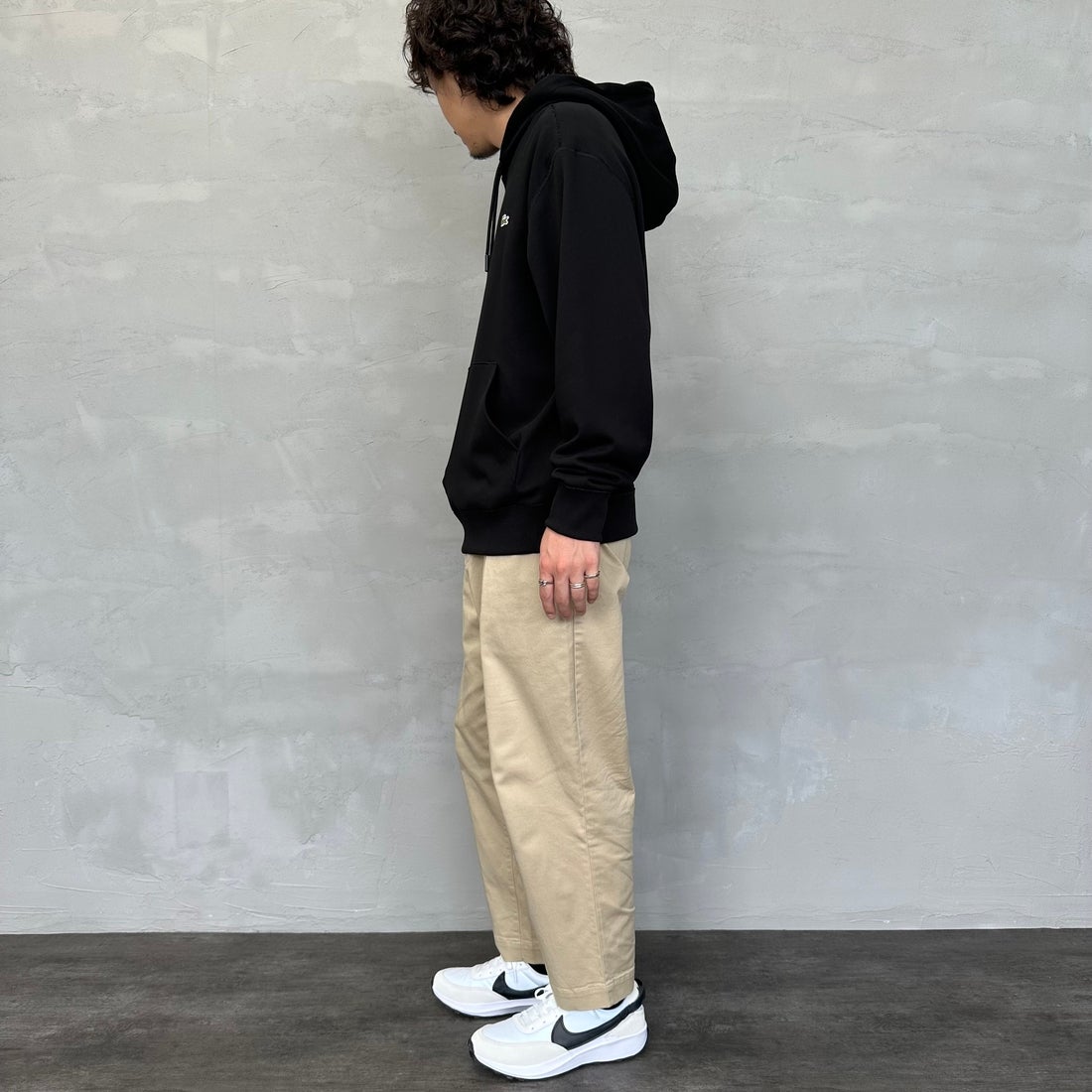 LACOSTE [ラコステ] プレミアムスウェットフーディー [SH6925] 031 BLACK &&モデル身長：173cm 着用サイズ：5&&
