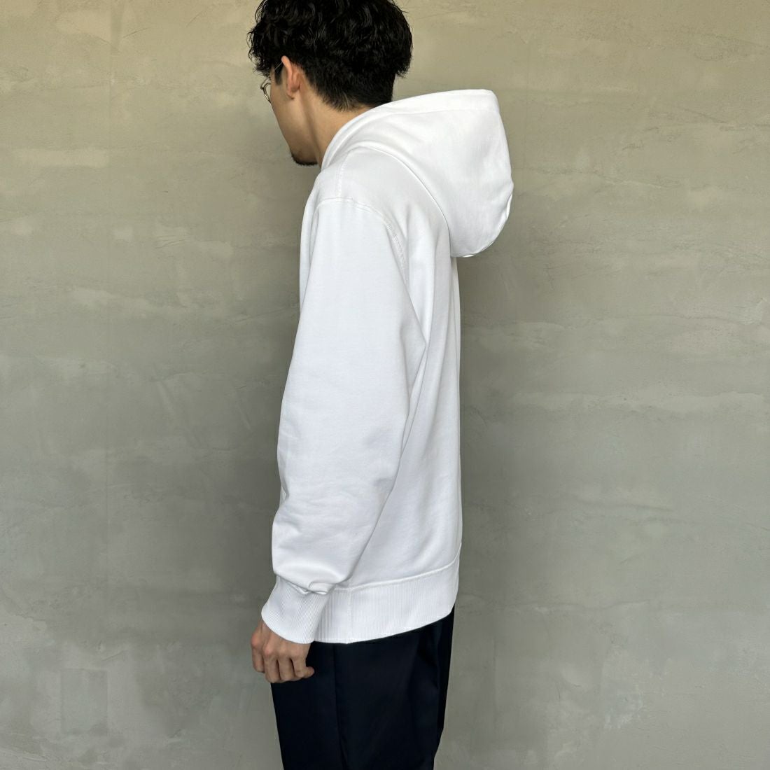 LACOSTE [ラコステ] プレミアムスウェットフーディー [SH6925] 001 WHITE &&モデル身長：168cm 着用サイズ：5&&