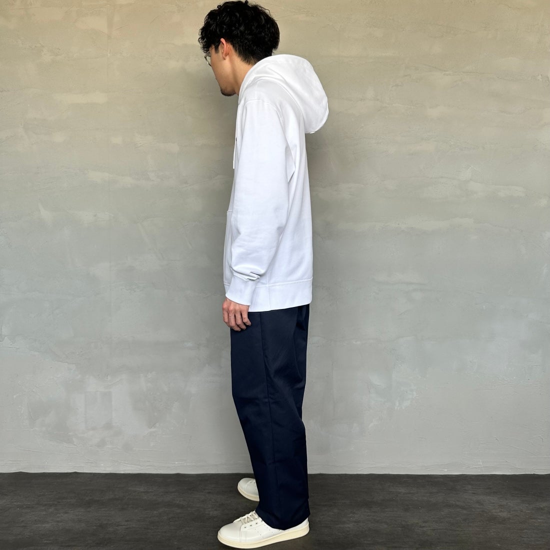 LACOSTE [ラコステ] プレミアムスウェットフーディー [SH6925] 001 WHITE &&モデル身長：168cm 着用サイズ：5&&