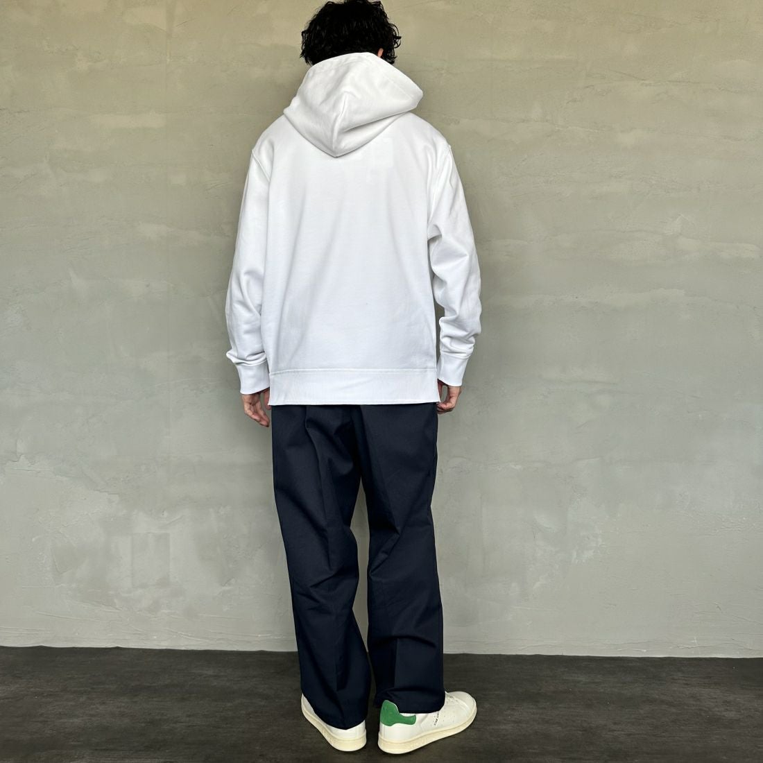 LACOSTE [ラコステ] プレミアムスウェットフーディー [SH6925] 001 WHITE &&モデル身長：168cm 着用サイズ：5&&