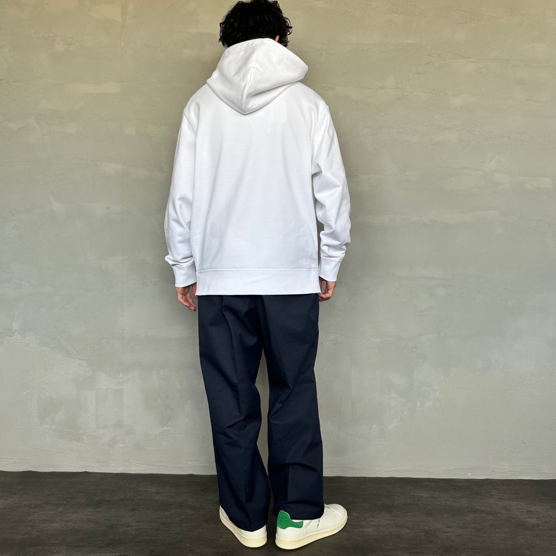 LACOSTE [ラコステ] プレミアムスウェットフーディー [SH6925] 001 WHITE &&モデル身長：168cm 着用サイズ：5&&