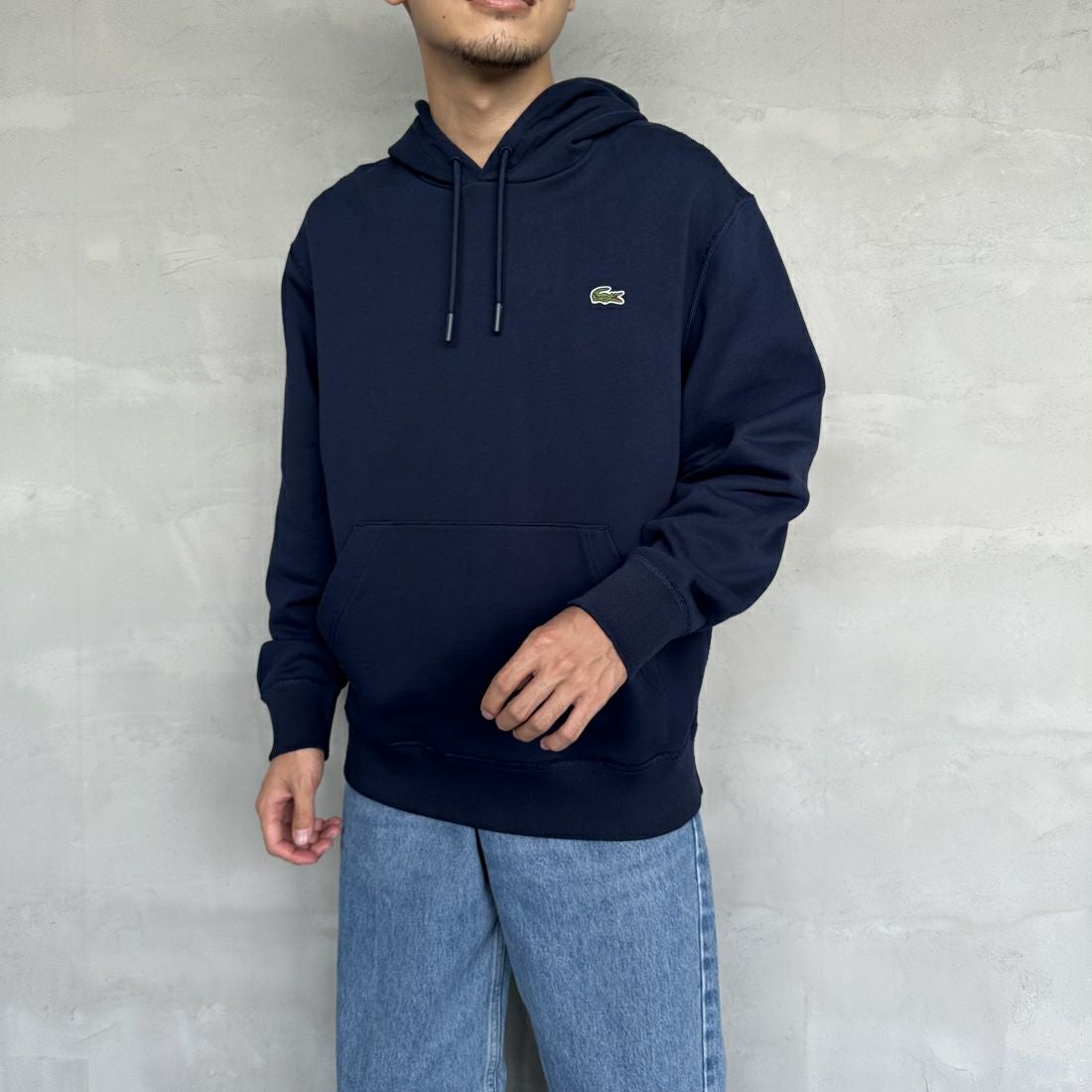 LACOSTE [ラコステ] プレミアムスウェットフーディー [SH6925] 166 NAVY B &&モデル身長：168cm 着用サイズ：4&&