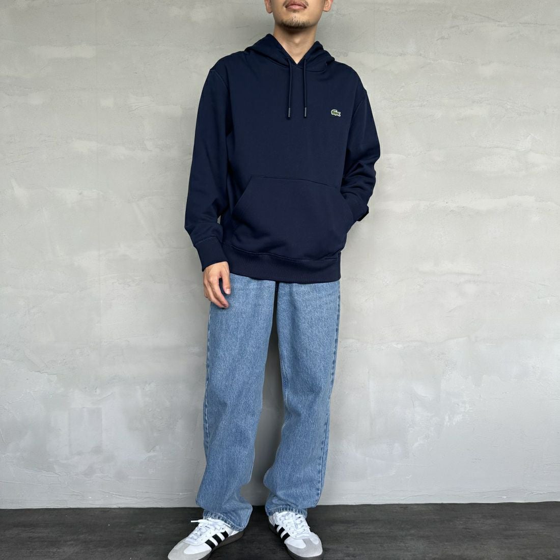 LACOSTE [ラコステ] プレミアムスウェットフーディー [SH6925] 166 NAVY B &&モデル身長：168cm 着用サイズ：4&&