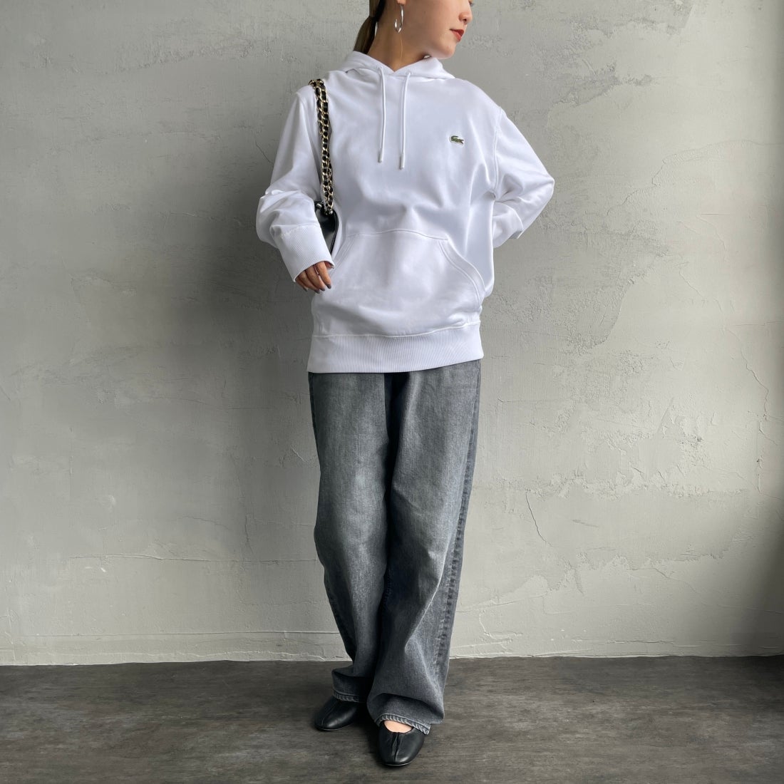 LACOSTE [ラコステ] プレミアムスウェットフーディー [SH6925] 001 WHITE &&モデル身長：156cm 着用サイズ：3&&