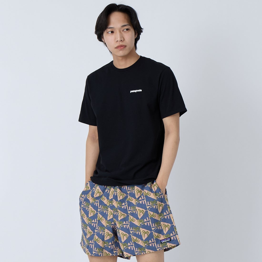 patagonia [パタゴニア] メンズ P-6ロゴ レスポンシビリティーTシャツ [38504] BLK &&モデル身長：179cm 着用サイズ：S&&