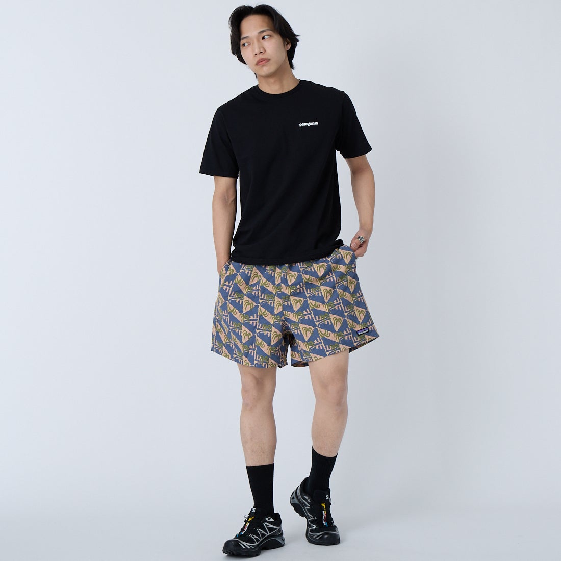 patagonia [パタゴニア] メンズ P-6ロゴ レスポンシビリティーTシャツ [38504] BLK &&モデル身長：179cm 着用サイズ：S&&