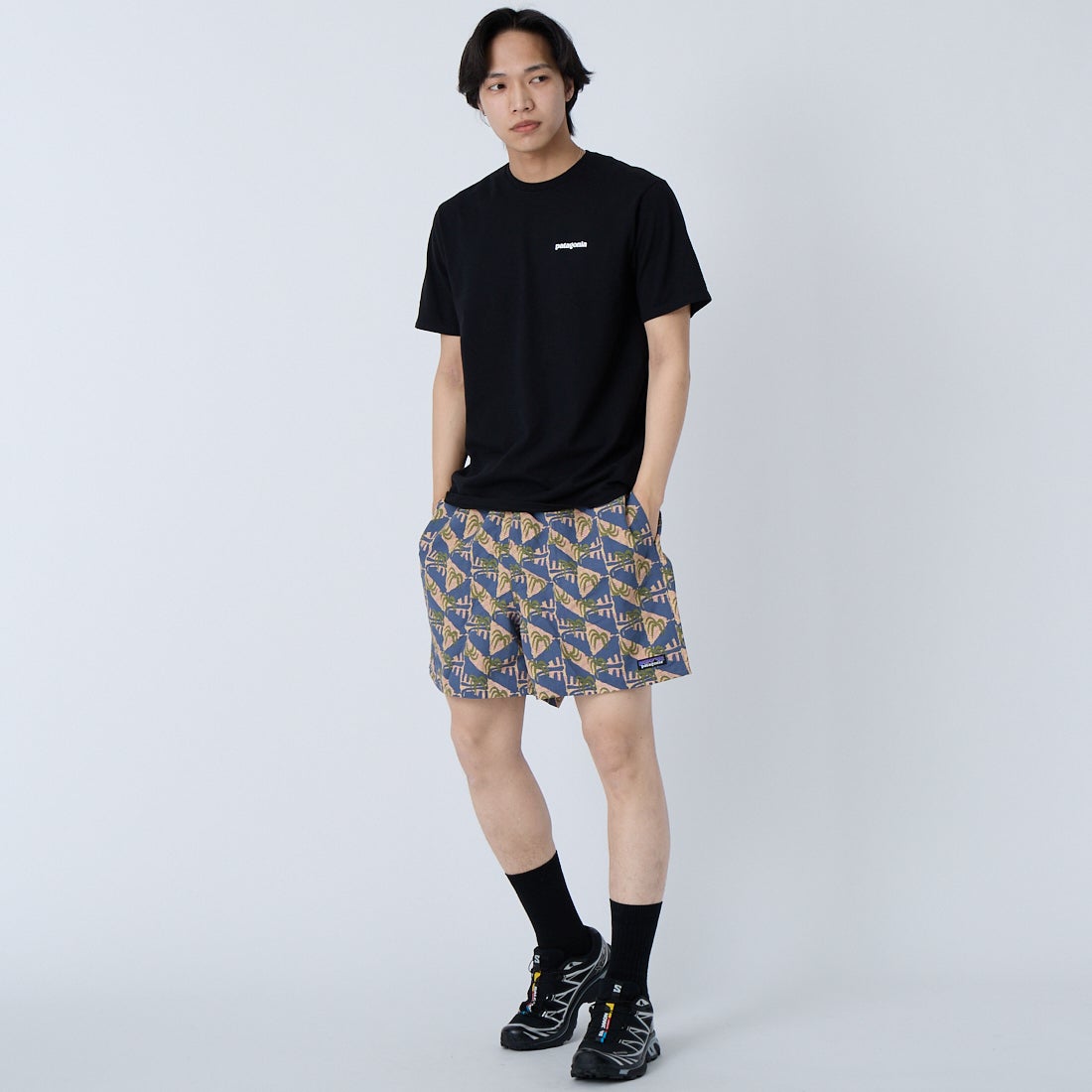 patagonia [パタゴニア] メンズ P-6ロゴ レスポンシビリティーTシャツ [38504] BLK &&モデル身長：179cm 着用サイズ：S&&