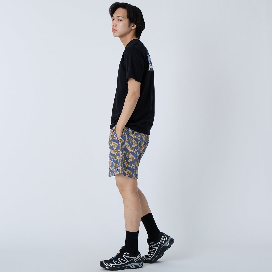 patagonia [パタゴニア] メンズ P-6ロゴ レスポンシビリティーTシャツ [38504] BLK &&モデル身長：179cm 着用サイズ：S&&