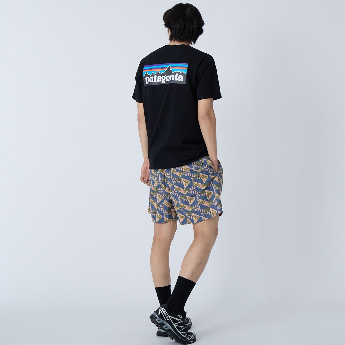 patagonia [パタゴニア] メンズ P-6ロゴ レスポンシビリティーTシャツ [38504] BLK &&モデル身長：179cm 着用サイズ：S&&