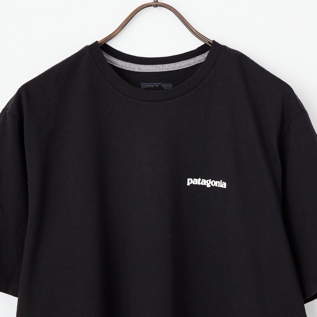 patagonia [パタゴニア] メンズ P-6ロゴ レスポンシビリティーTシャツ [38504] BLK