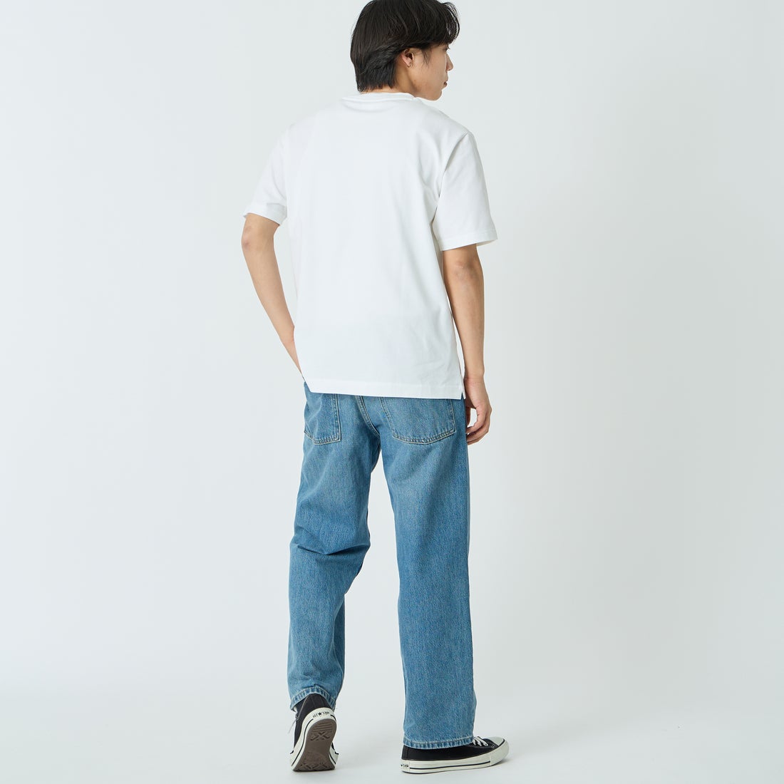 LACOSTE [ラコステ] アウトラインクロックポケットTシャツ [TH5581] 001 WHITE &&モデル身長：179cm 着用サイズ：5&&