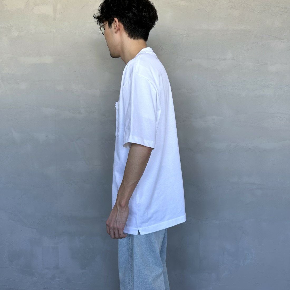 LACOSTE [ラコステ] アウトラインクロックポケットTシャツ [TH5581] 001 WHITE&&モデル身長：168cm 着用サイズ：6&&