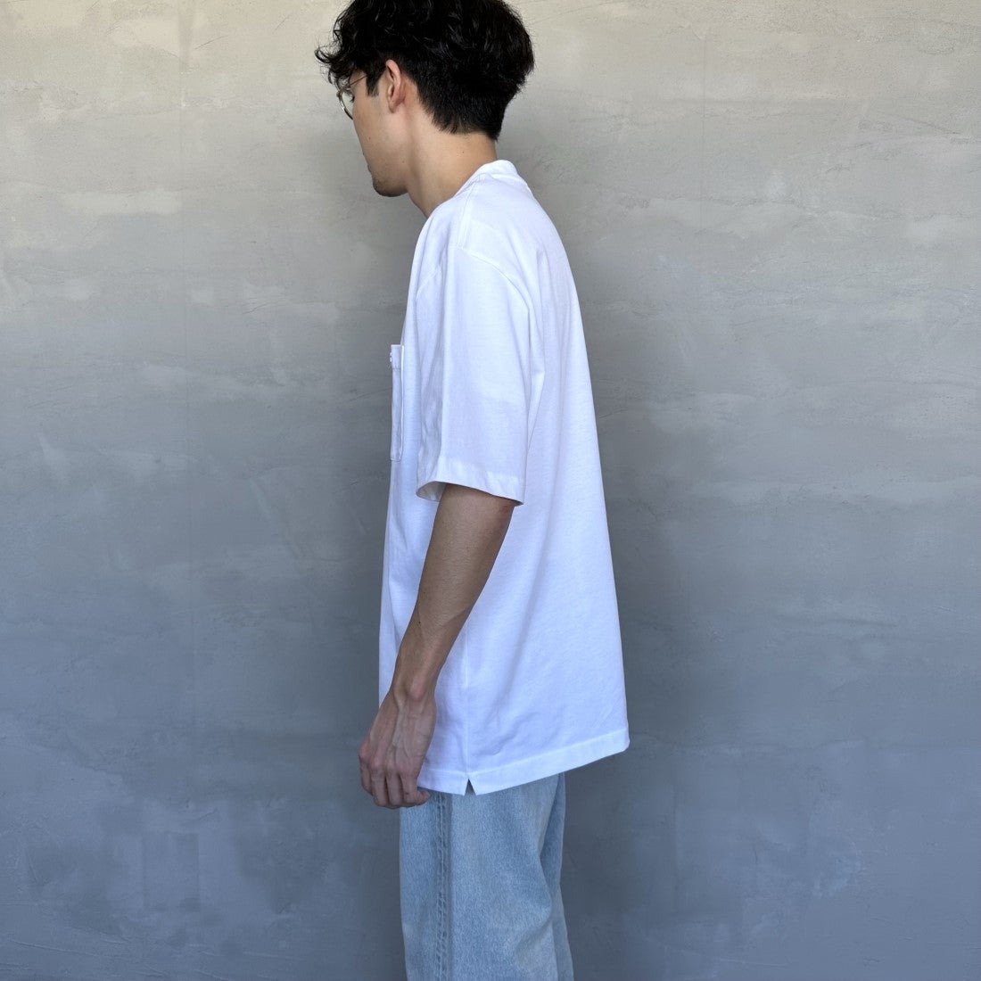 LACOSTE [ラコステ] アウトラインクロックポケットTシャツ [TH5581] 001 WHITE&&モデル身長：168cm 着用サイズ：6&&