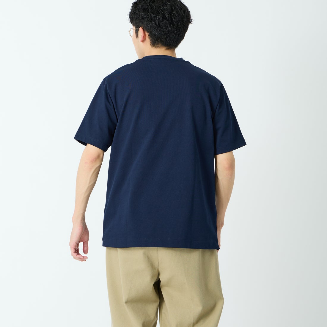 LACOSTE [ラコステ] アウトラインクロックポケットTシャツ [TH5581] 166 NAVY &&モデル身長：168cm 着用サイズ：4&&