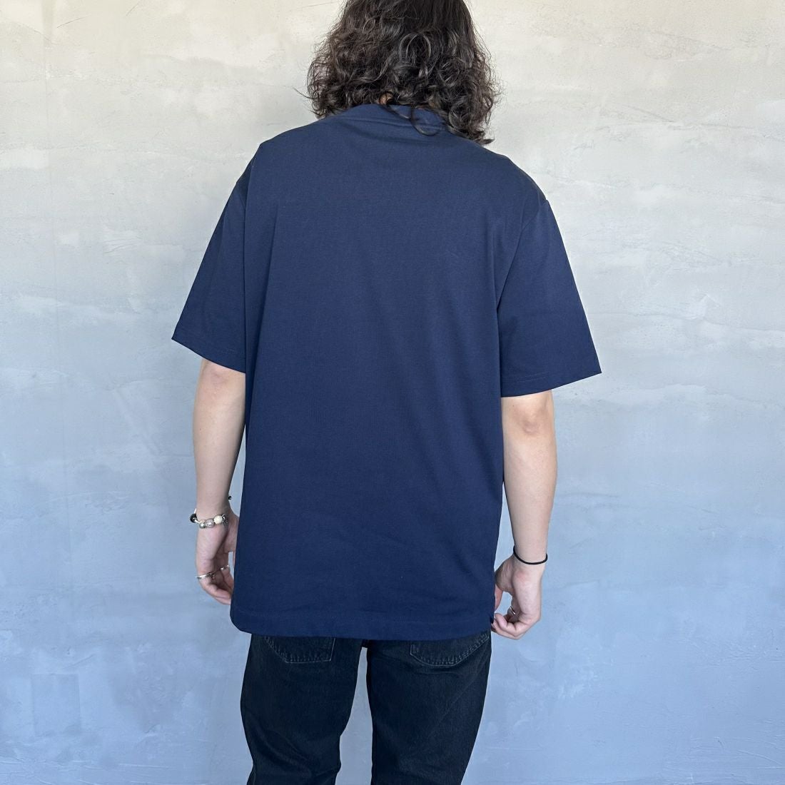 LACOSTE [ラコステ] アウトラインクロックポケットTシャツ [TH5581] 166 NAVY &&モデル身長：173cm 着用サイズ：5&&