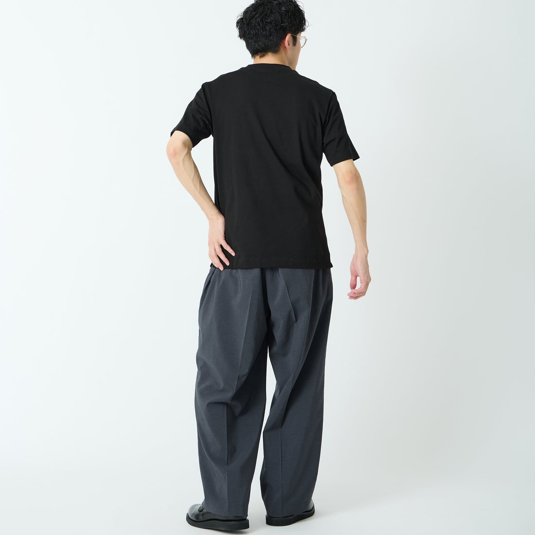 LACOSTE [ラコステ] アウトラインクロックポケットTシャツ [TH5581] 031 BLACK &&モデル身長：168cm 着用サイズ：3&&