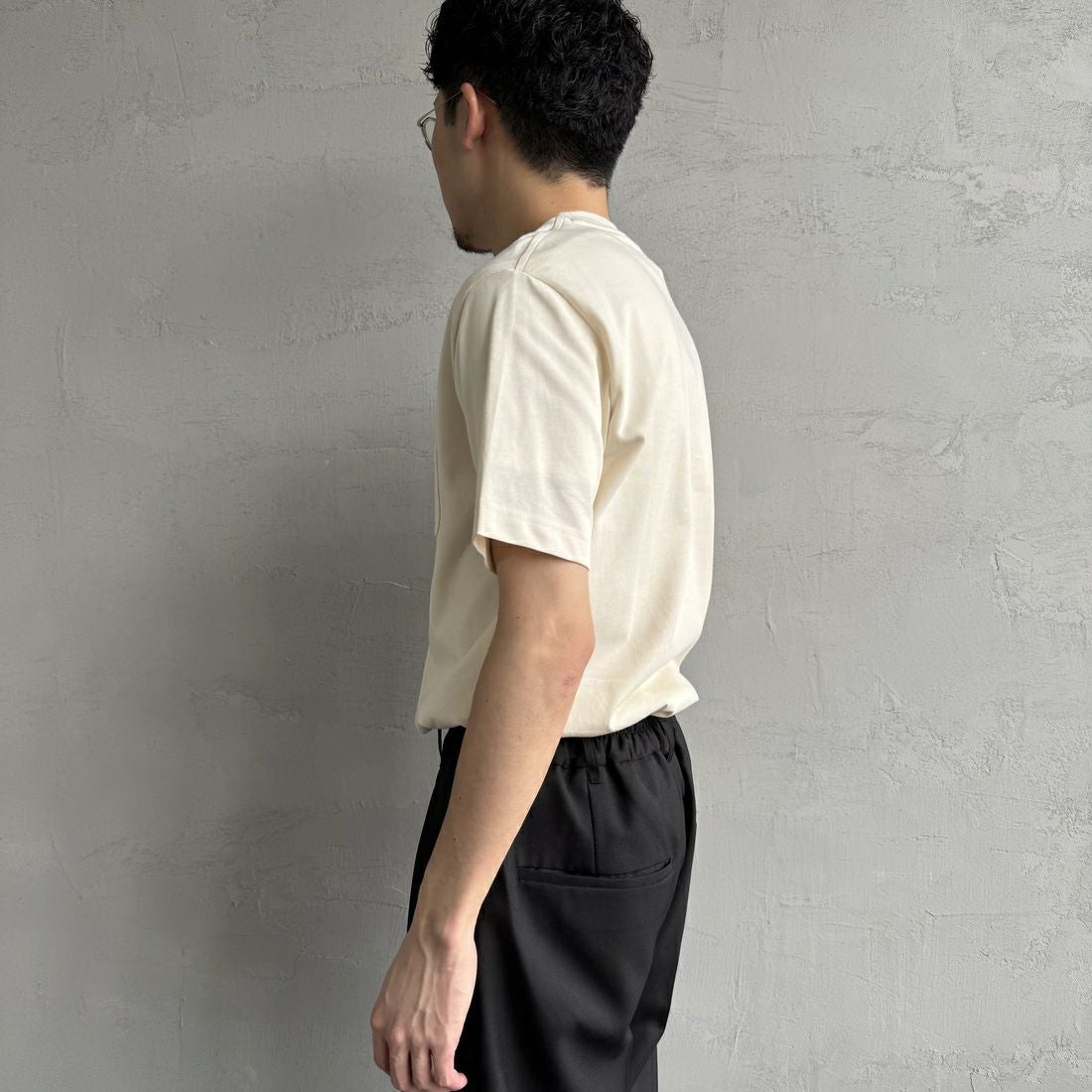 LACOSTE [ラコステ] アウトラインクロックポケットTシャツ [TH5581] XFJ ECRU &&モデル身長：168cm 着用サイズ：3&&