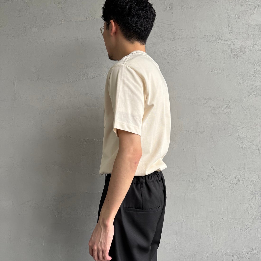 LACOSTE [ラコステ] アウトラインクロックポケットTシャツ [TH5581] XFJ ECRU &&モデル身長：168cm 着用サイズ：3&&