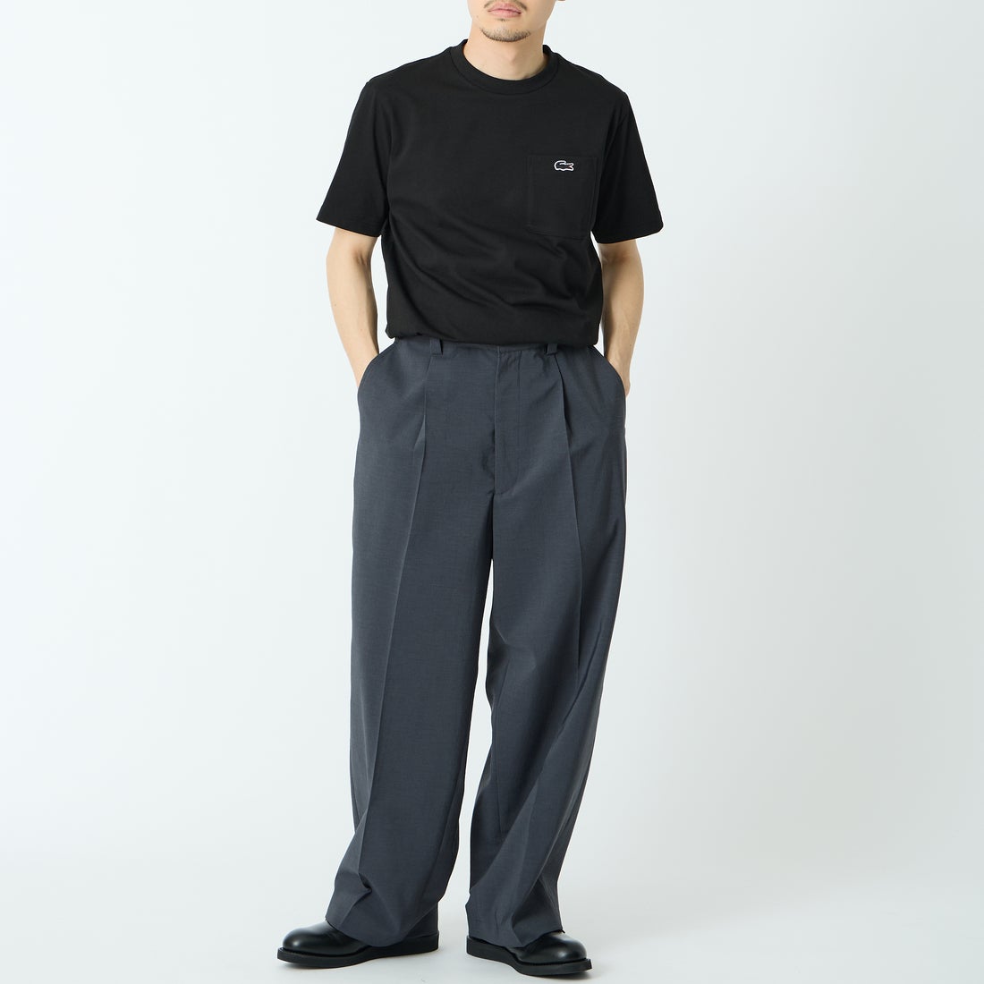 LACOSTE [ラコステ] アウトラインクロックポケットTシャツ [TH5581] 031 BLACK &&モデル身長：168cm 着用サイズ：3&&