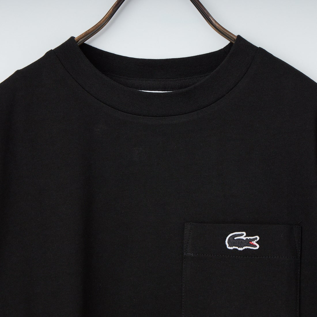 LACOSTE [ラコステ] アウトラインクロックポケットTシャツ [TH5581] 031 BLACK