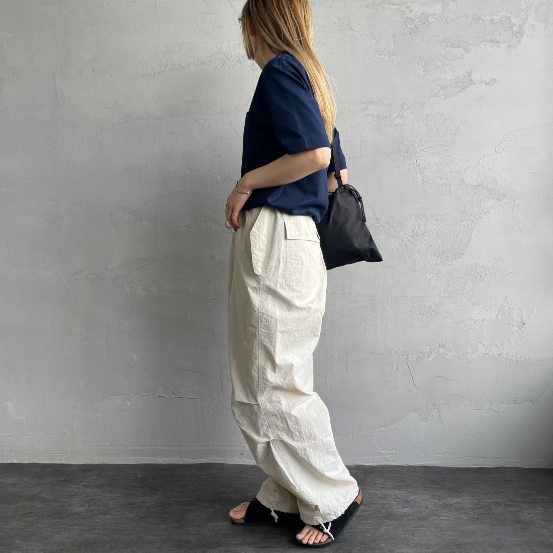 LACOSTE [ラコステ] アウトラインクロックポケットTシャツ [TH5581] 166 NAVY &&モデル身長：156cm 着用サイズ：2&&