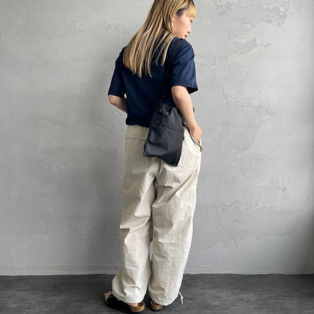 LACOSTE [ラコステ] アウトラインクロックポケットTシャツ [TH5581] 166 NAVY &&モデル身長：156cm 着用サイズ：2&&