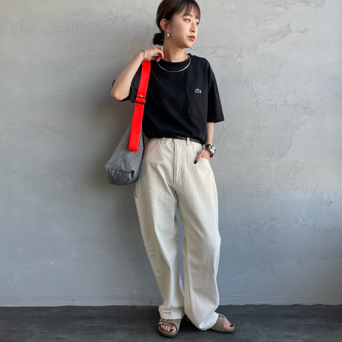 LACOSTE [ラコステ] アウトラインクロックポケットTシャツ [TH5581] 031 BLACK &&モデル身長：150cm 着用サイズ：2&&