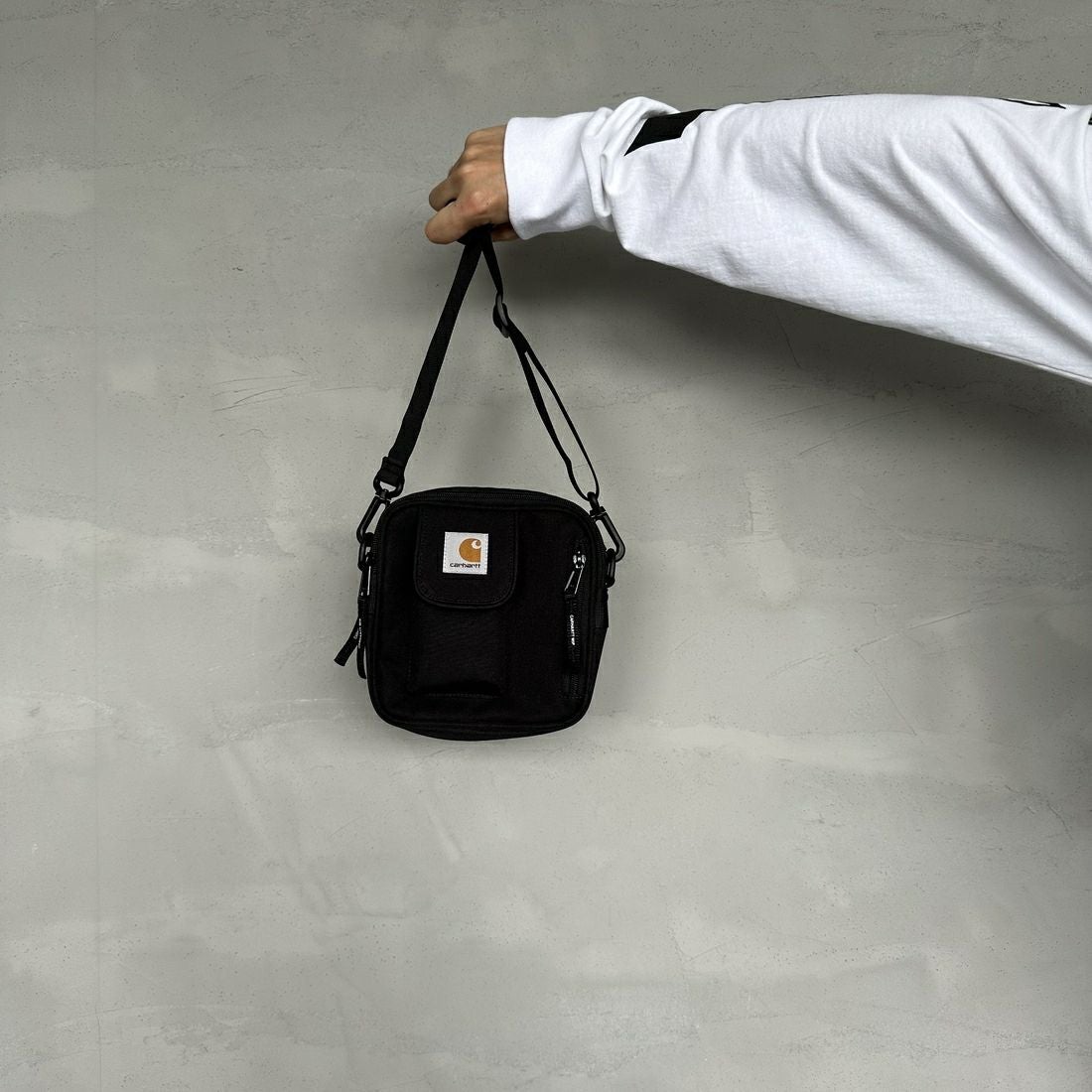 carhartt WIP [カーハートダブリューアイピー] エッセンシャル ショルダーバッグ [I031470] BLACK