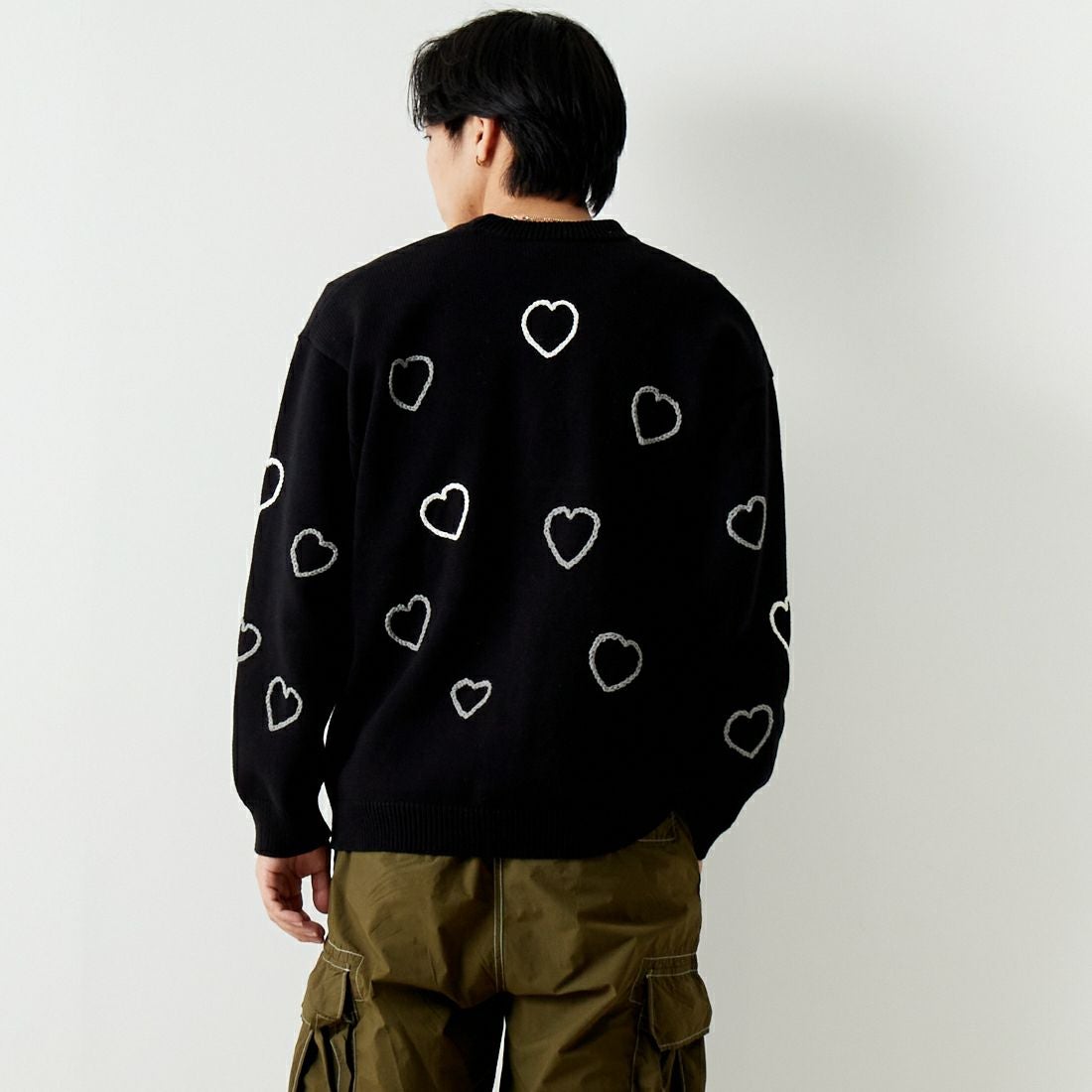ChahChah [チャーチャー] HAPPY HEARTFULL カーディガン [CC-24SS-KN01] BLACK &&モデル身長：179cm 着用サイズ：L&&