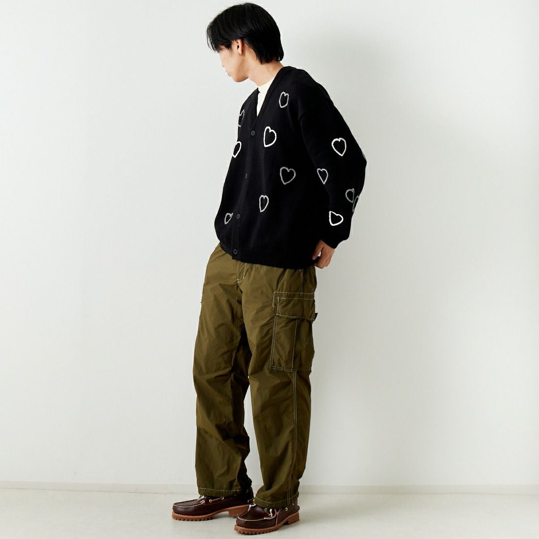 ChahChah [チャーチャー] HAPPY HEARTFULL カーディガン [CC-24SS-KN01] BLACK &&モデル身長：179cm 着用サイズ：L&&