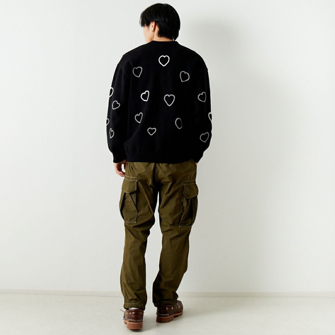 ChahChah [チャーチャー] HAPPY HEARTFULL カーディガン [CC-24SS-KN01] BLACK &&モデル身長：179cm 着用サイズ：L&&