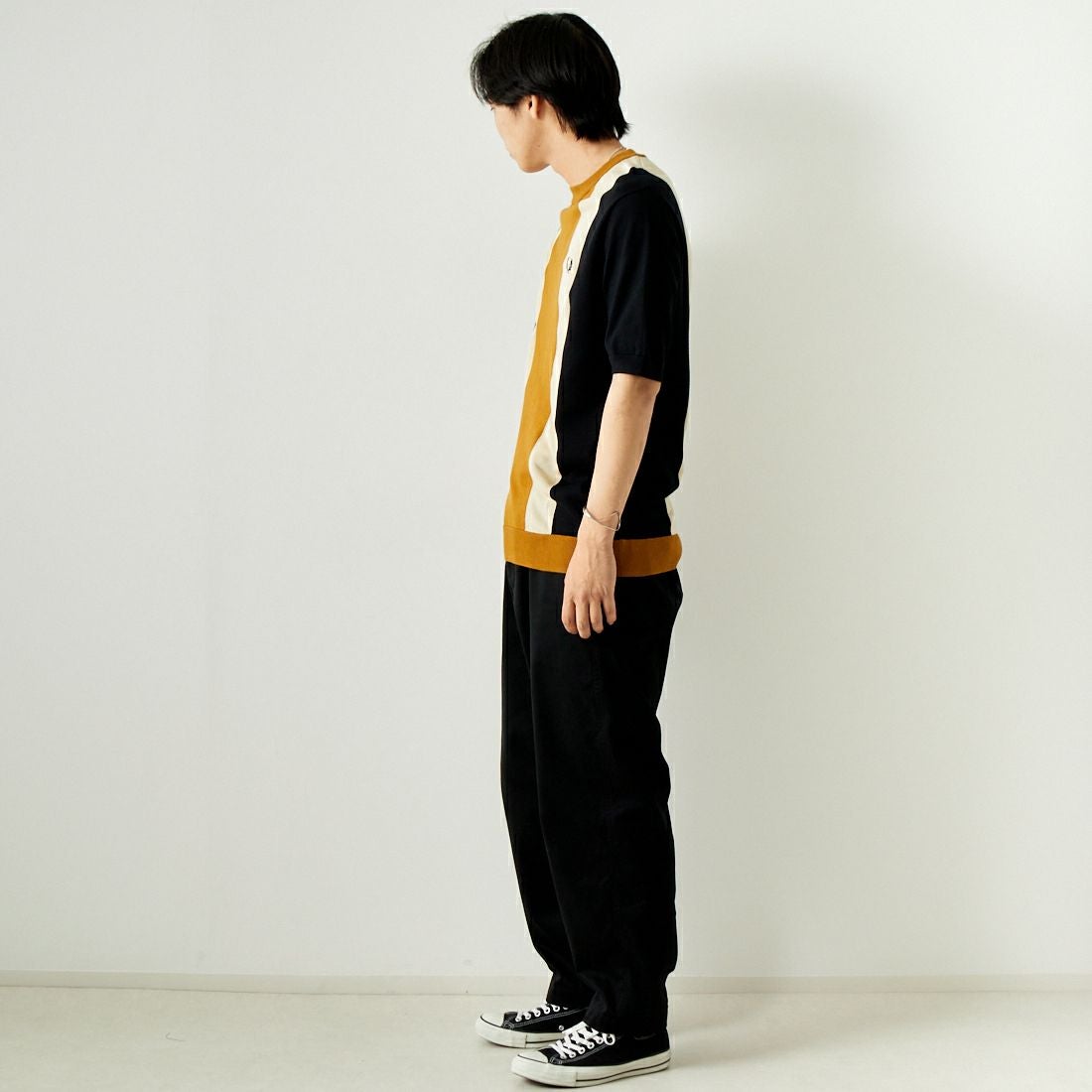 FRED PERRY [フレッドペリー] ストライプ ファインニットTシャツ [K7853] U57 BLK/OA &&モデル身長：179cm 着用サイズ：L&&