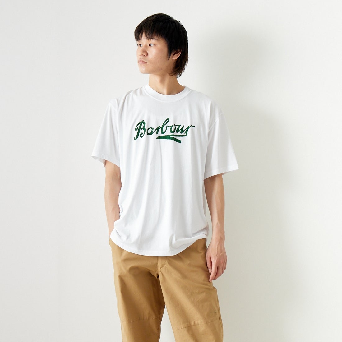 Barbour [バブアー] Grainger アーカイブ ロゴ リラックスフィット Tシャツ [MTS1259] WHITE &&モデル身長：182cm 着用サイズ：42&&