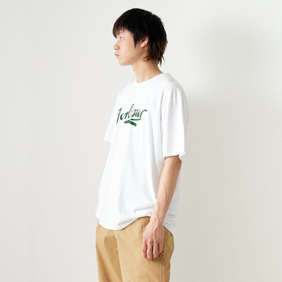 Barbour [バブアー] Grainger アーカイブ ロゴ リラックスフィット Tシャツ [MTS1259] WHITE &&モデル身長：182cm 着用サイズ：42&&