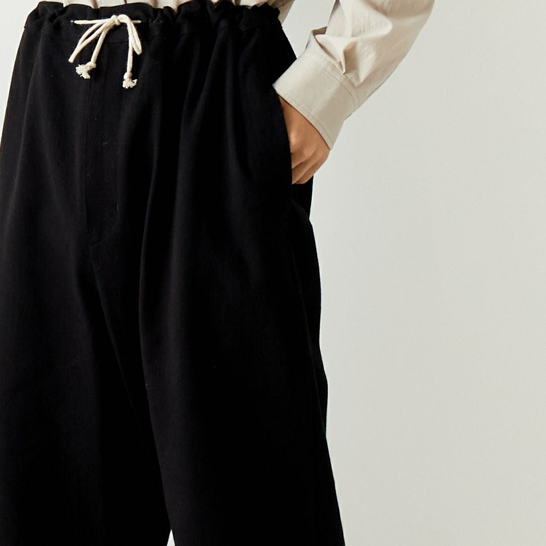 BASISBROEK [バージスブルック] HEART イージーパンツ [BJ-79CLT] BLACK &&モデル身長：179cm 着用サイズ：3&&