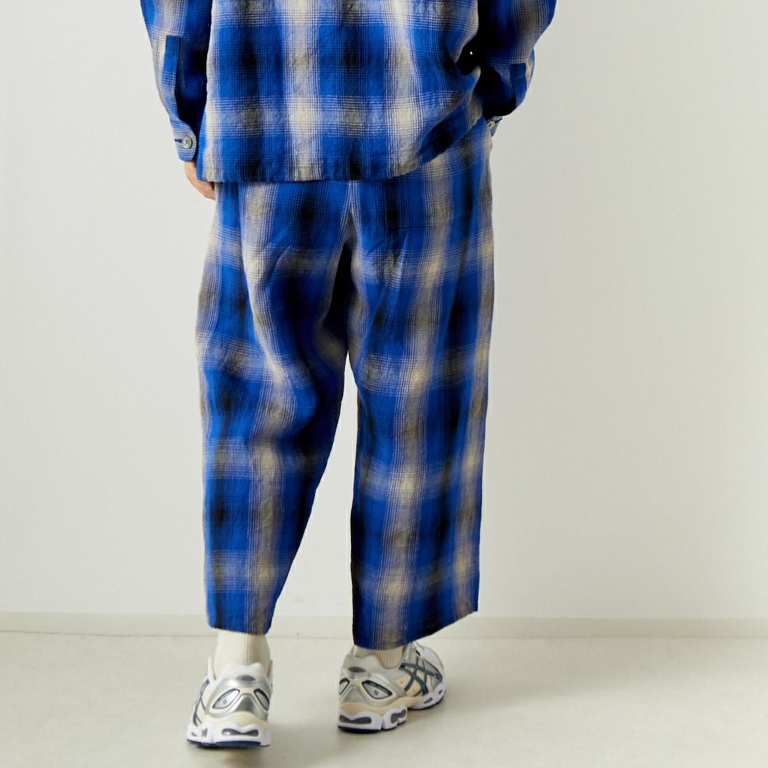 ATELIER BETON [アトリエベトン] リネンチェックパンツ [241-11D] BLUE CHK &&モデル身長：179cm 着用サイズ：3&&