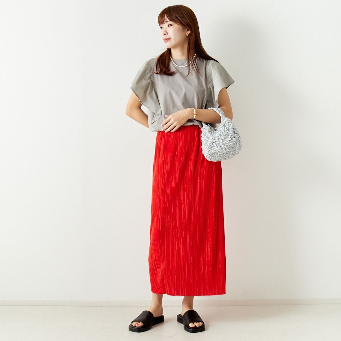 Maison de L'allure [メゾン ドゥ ラリュール] 2WAYキーネックラッフルプルオーバー [24112017] 07 GRAY &&モデル身長：167cm 着用サイズ：F&&