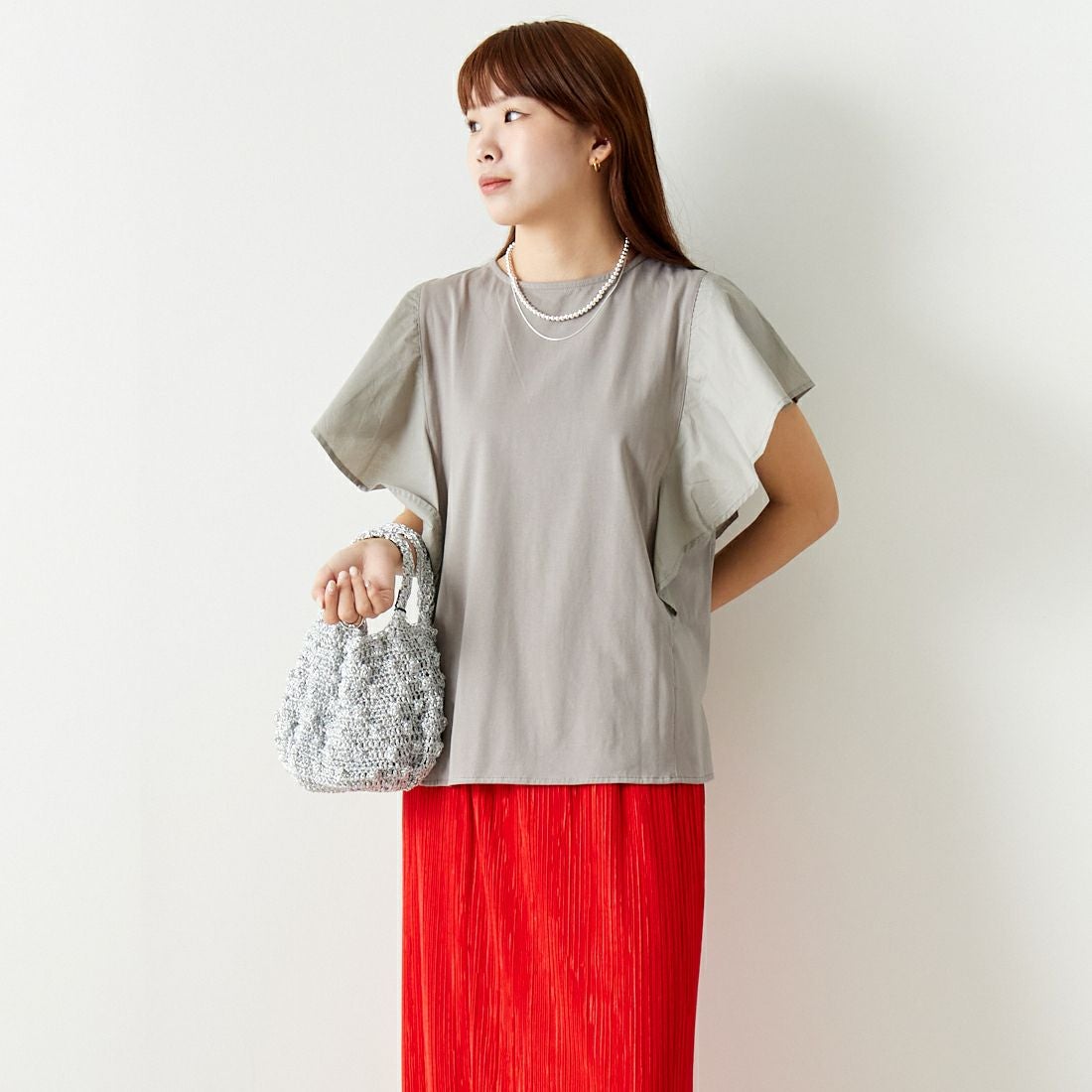 Maison de L'allure [メゾン ドゥ ラリュール] 2WAYキーネックラッフルプルオーバー [24112017] 07 GRAY &&モデル身長：167cm 着用サイズ：F&&