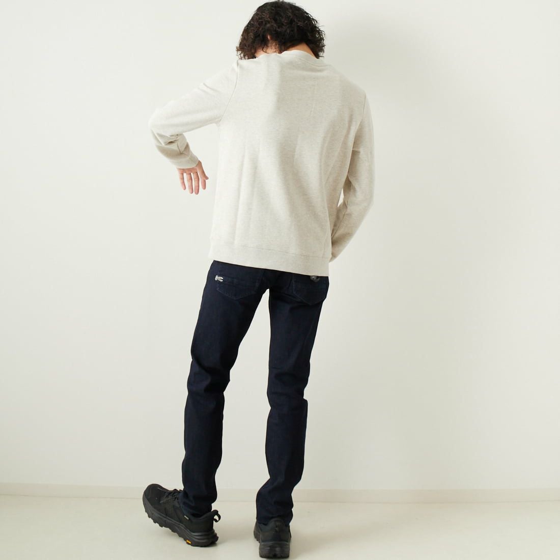 DENHAM [デンハム] スリムフィットジーンズ RAZOR [RAZOR-BLFMVBLUE] DARK BLUE &&モデル身長：182cm 着用サイズ：29&&