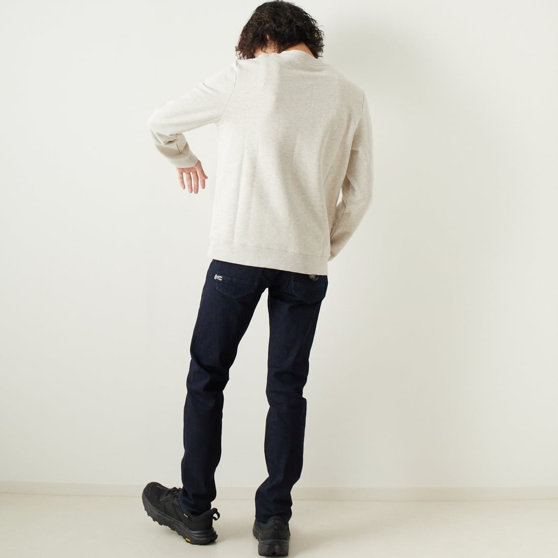 DENHAM [デンハム] スリムフィットジーンズ RAZOR [RAZOR-BLFMVBLUE] DARK BLUE &&モデル身長：182cm 着用サイズ：29&&
