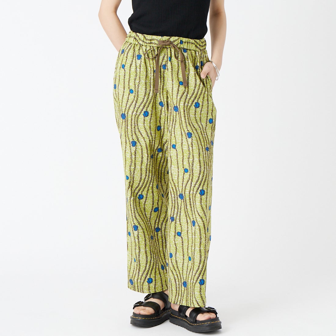 LIME GREEN&&モデル身長：162cm 着用サイズ：34&&