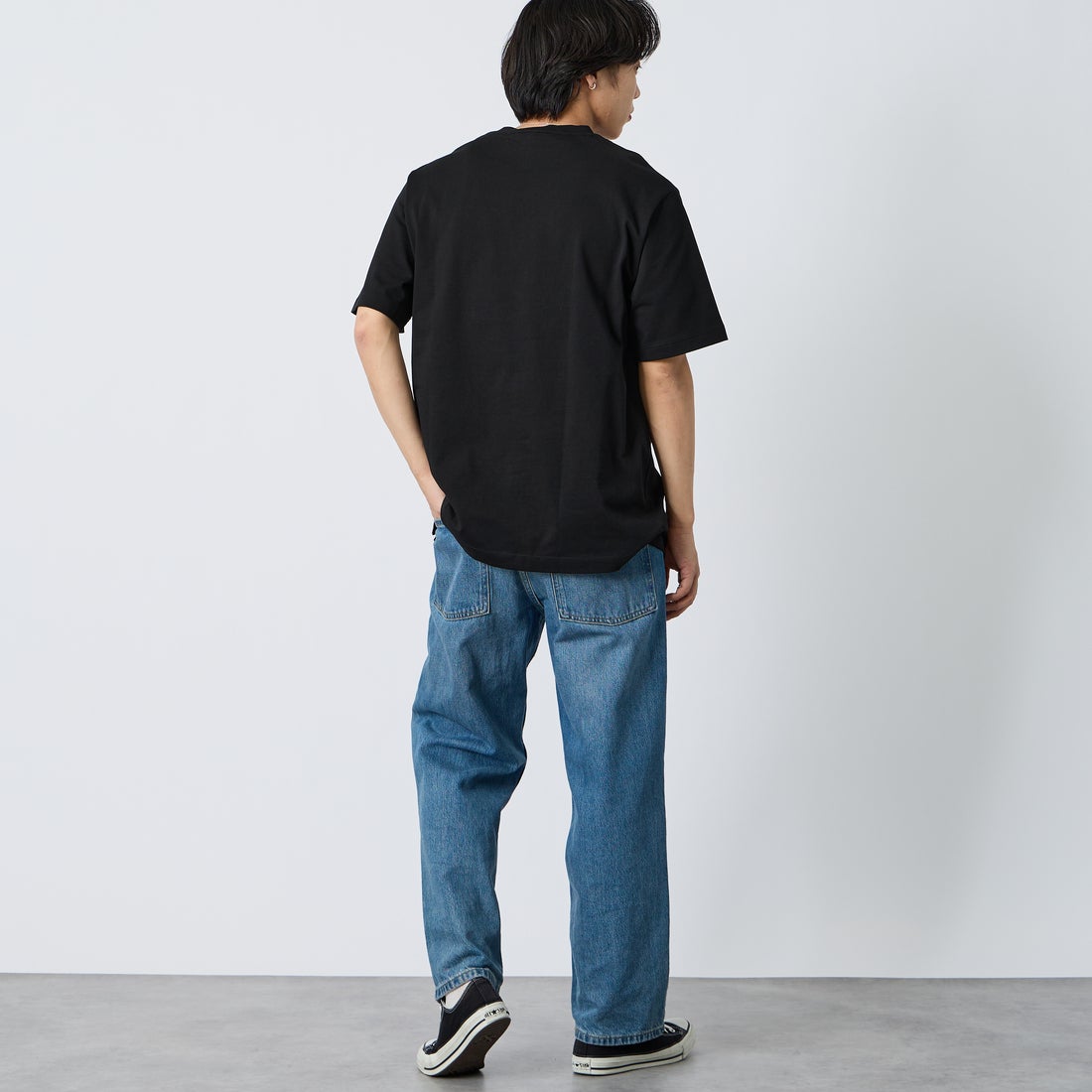 LACOSTE [ラコステ] クルーネックTシャツ [TH5582] 031 BLACK &&モデル身長：179cm 着用サイズ：6&&