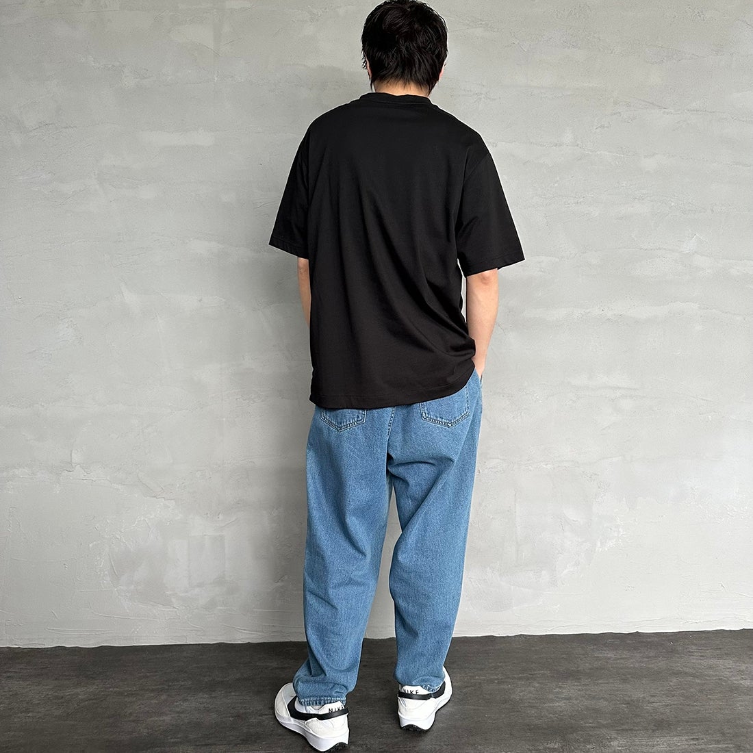 LACOSTE [ラコステ] クルーネックTシャツ [TH5582] 031 BLACK &&モデル身長：173cm 着用サイズ：6&&