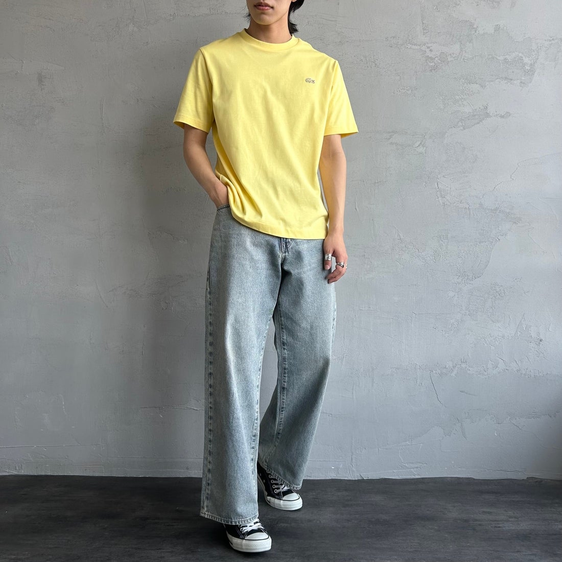 LACOSTE [ラコステ] クルーネックTシャツ [TH5582] 107 YELLOW &&モデル身長：179cm 着用サイズ：4&&