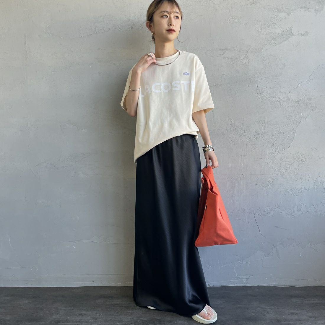 LACOSTE [ラコステ] ヘビーウェイトロゴTシャツ [TH2299] XFJ ECRU &&モデル身長：150cm 着用サイズ：2&&