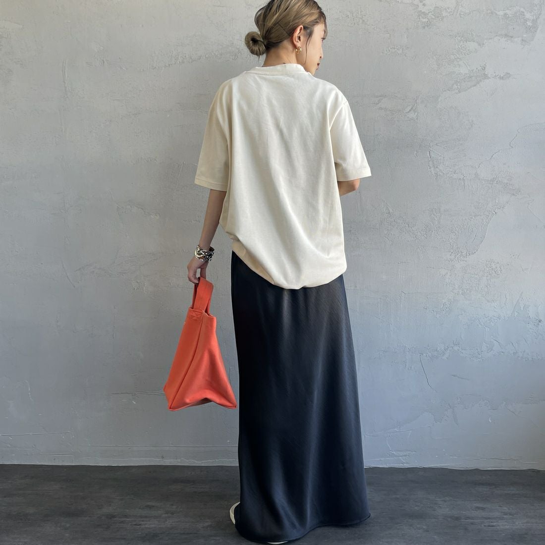 LACOSTE [ラコステ] ヘビーウェイトロゴTシャツ [TH2299] XFJ ECRU &&モデル身長：150cm 着用サイズ：2&&