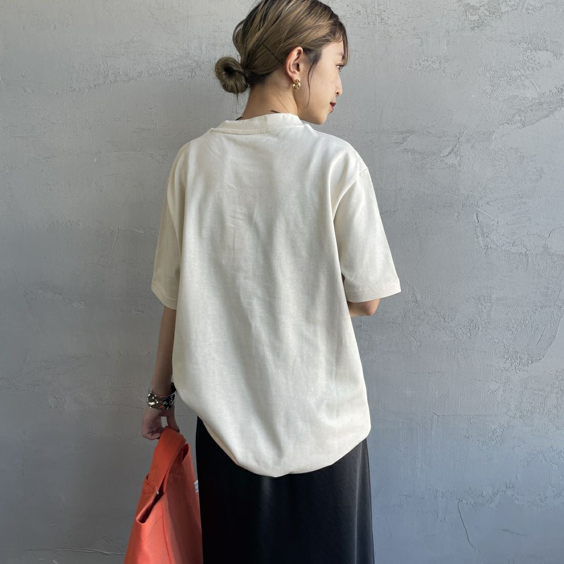 LACOSTE [ラコステ] ヘビーウェイトロゴTシャツ [TH2299] XFJ ECRU &&モデル身長：150cm 着用サイズ：2&&